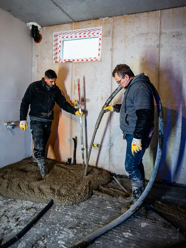 Einbringen der RiBa-plan-Schüttung auf der Baustelle